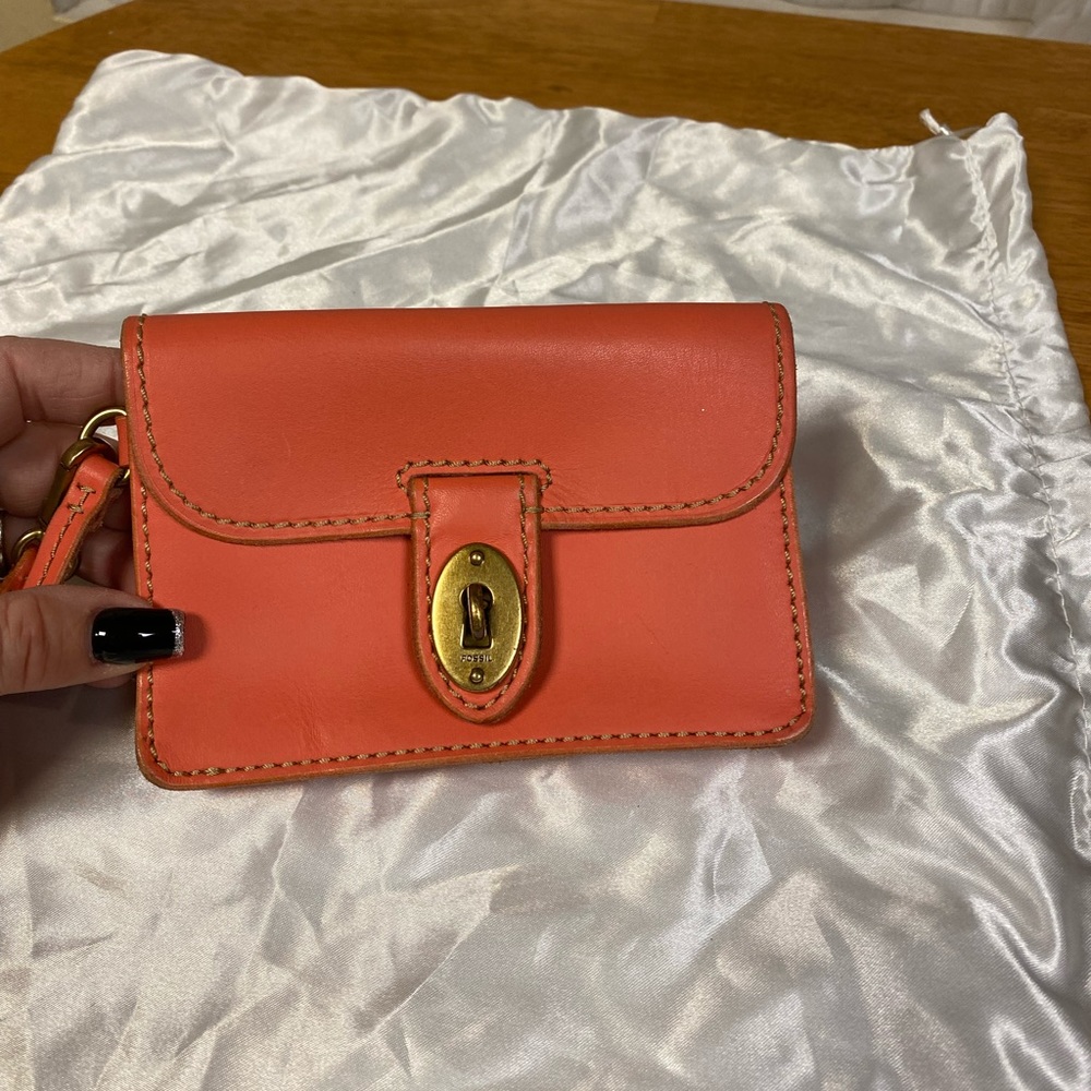 Fossil wristlet